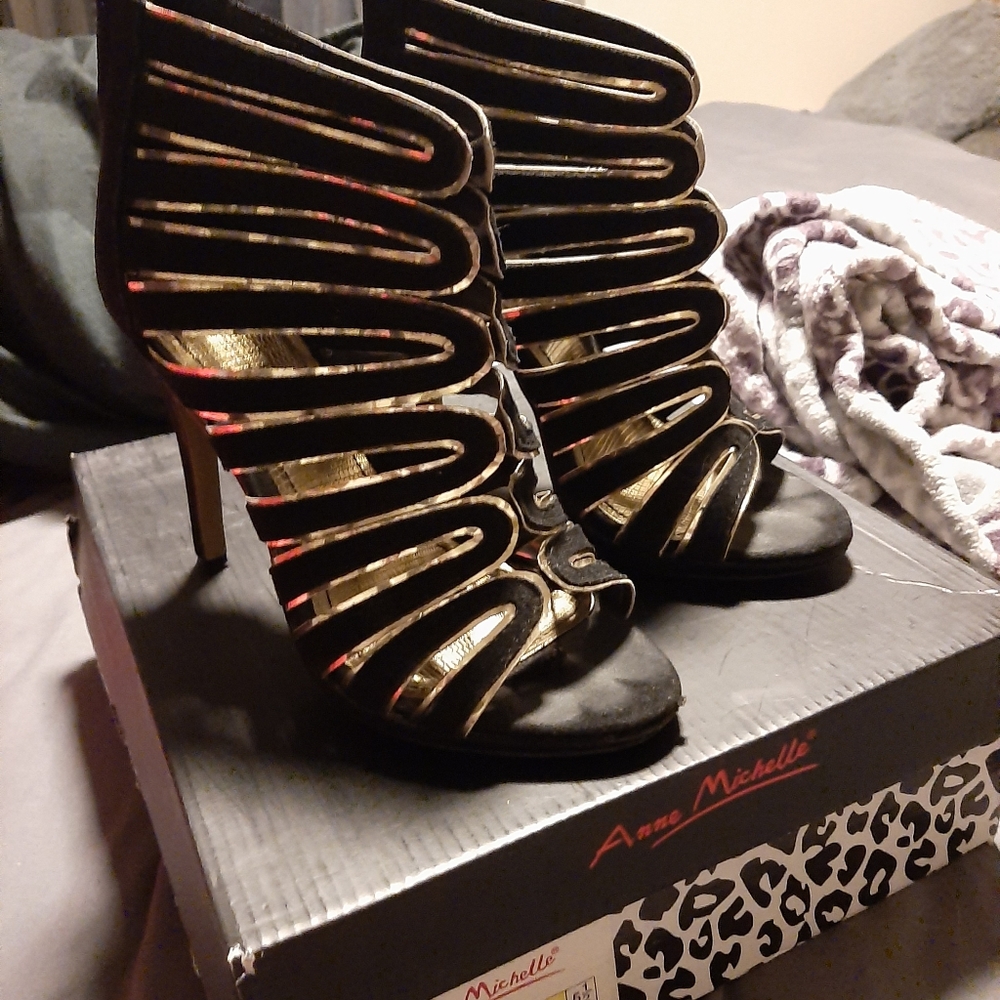 Shoes - Picture 3 of 3